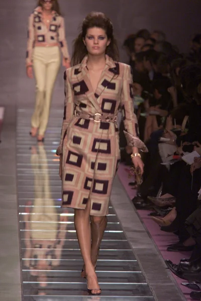 Look 12